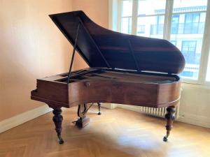 Vends Piano Pleyel, mod\u00e8le 3bis palissandre
